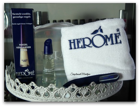 simplement marilyne Trousse haul sephora masque tissus avocat hello kitty vernis herome estee lauder make up for ever too faced candelight glow achats produits Herome