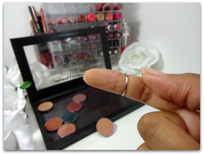 swatch makeup geek crème brulee eyeshadow pan z palette fard à paupière mug simplement marilyne