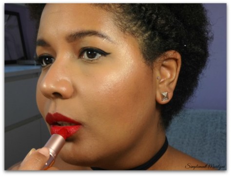 maquillage red lips lèvres rouge liner cat eyes galmour glam afro cheveux crépus riri woo mac simplement marilyne
