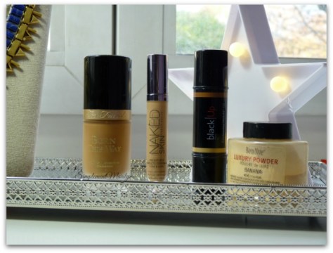 born-this-way-too-faced-fond-de-teint-caramel-naked-skin-urban-decay-contour-stick-black-up-banana-poudre-ben-nye-simplement-marilyne