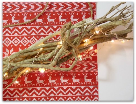 DIY-noel-suspension-bois-guirlande-lumineuse-diy-creation-simplement-marilyne