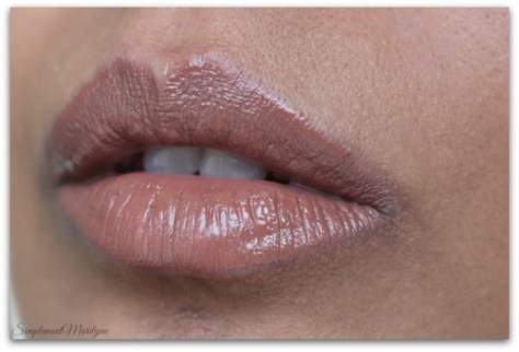 flirthuda-beauty-liquid-matte-brown-edition-Simplement-Marilyne-swatch