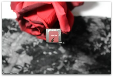 vampira-kat-von-d-kvd-everlasting-liquid-lipstick-mat-rouge-a-levres-liquide-sans-transfert-simplement-marilyne