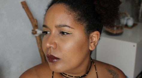maquillage peau foncée double liner jaune